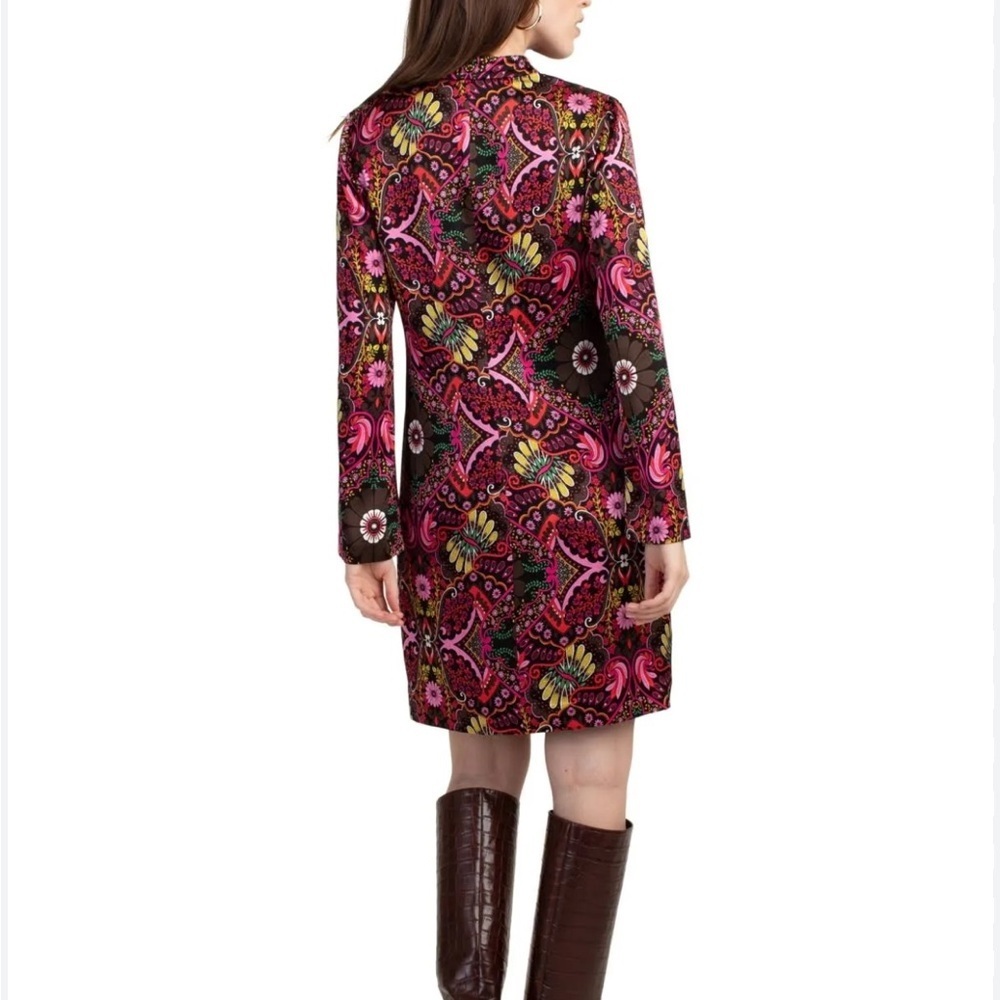 Trina Turk Christie Mod Print Long Sleeve Shift Dress - Picture 4 of 11